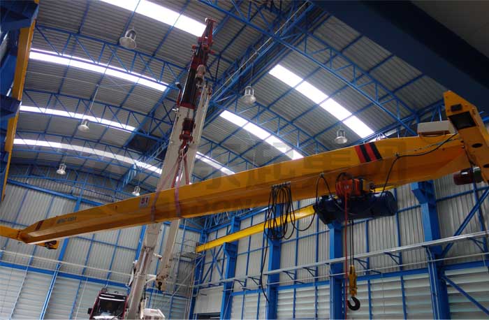 lifting-overhead-crane-on-the-rail.jpg