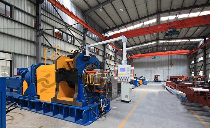workshop-crane-in-machine-manufacturing-plant.jpg