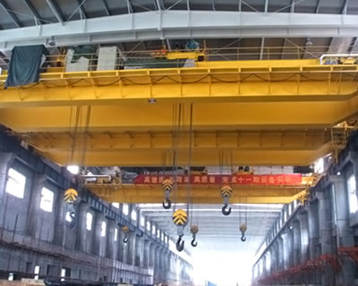 Double trolley bridge crane