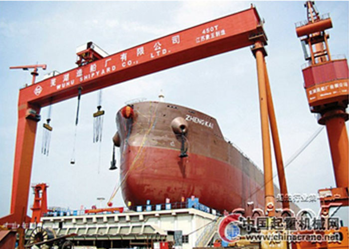 Ship building gantry crane