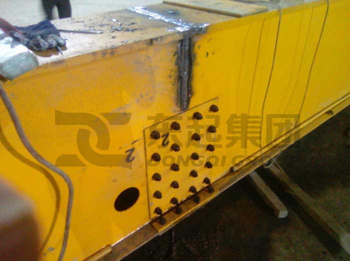 crane-installation-main-girder-weld.jpg