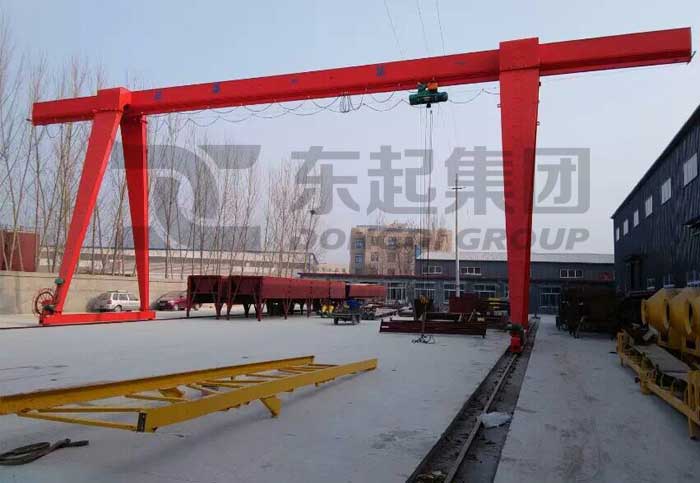 gantry-crane-used-in-outdoor-place.jpg