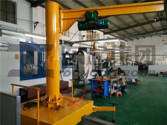 heavy-mobile-slewing-jib-crane.jpg