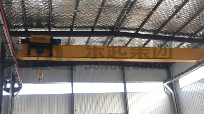 low-headroom-overhead-crane.jpg