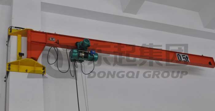 wall-mounted-slewing-jib-crane.jpg